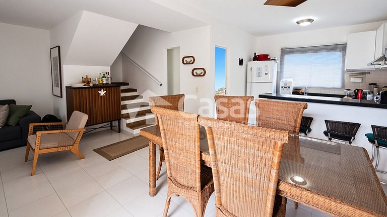 Duplex facing the pool, 100m from Taperapuan Beach.
