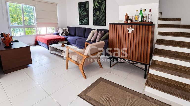 Duplex facing the pool, 100m from Taperapuan Beach.