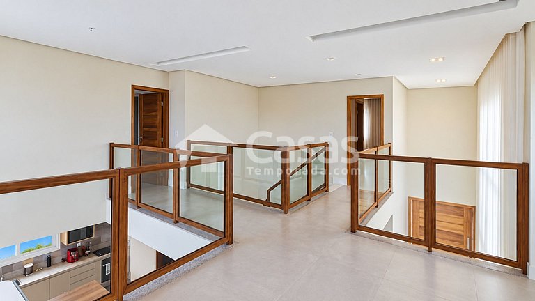 House with pool and barbecue area, 24-hour security