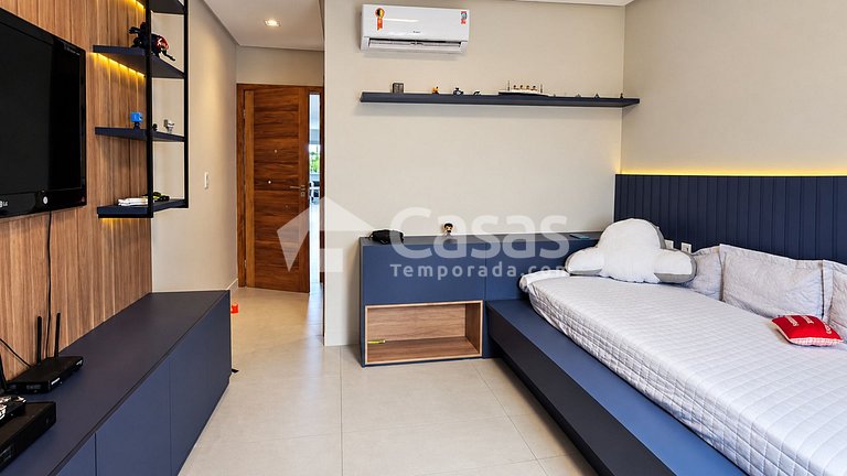 Casa Moderna com Piscina 10×5 em Condomínio de Alto Padrão