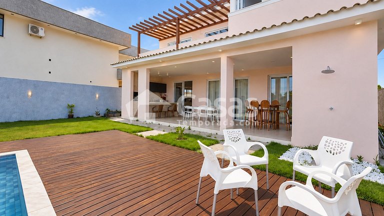House with pool and barbecue area, 24-hour security