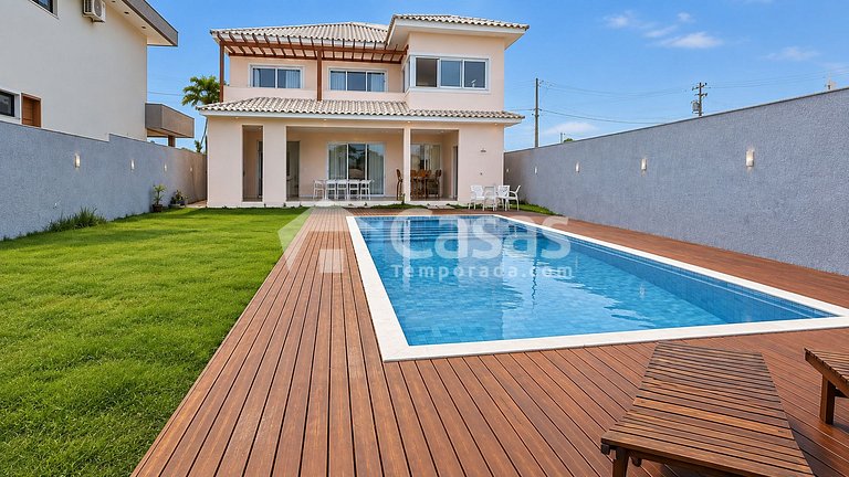 House with pool and barbecue area, 24-hour security