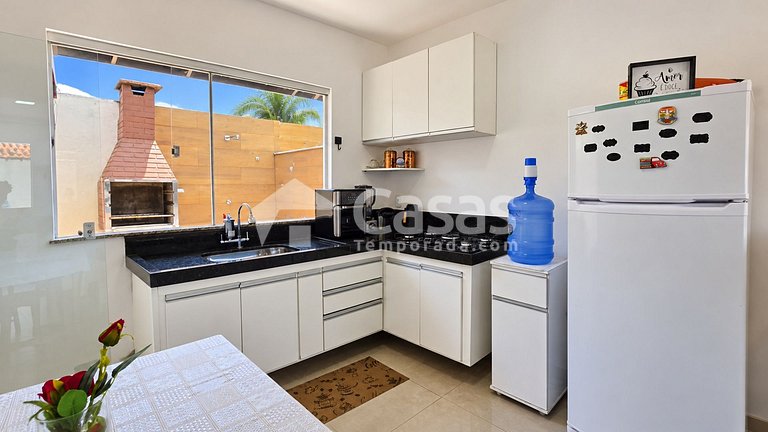 Duplex com 2 suítes e churrasqueira em Taperapuan