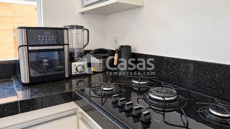 Duplex a 800m da Praia | 2 Suítes e Churrasqueira